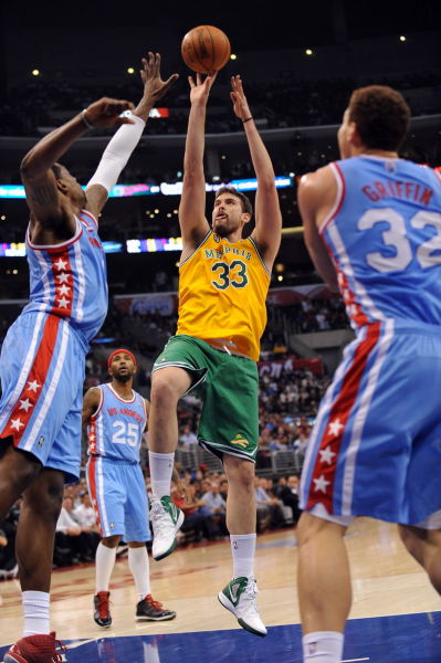 中距离跳投 中距离跳投