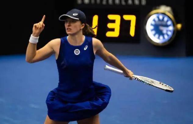 后一名中卫 后一名中卫