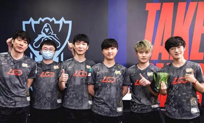 更是人性与 更是人性与